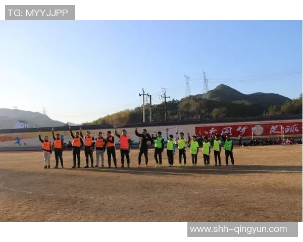 老年人热爱足球的故事与坚持追梦的精神